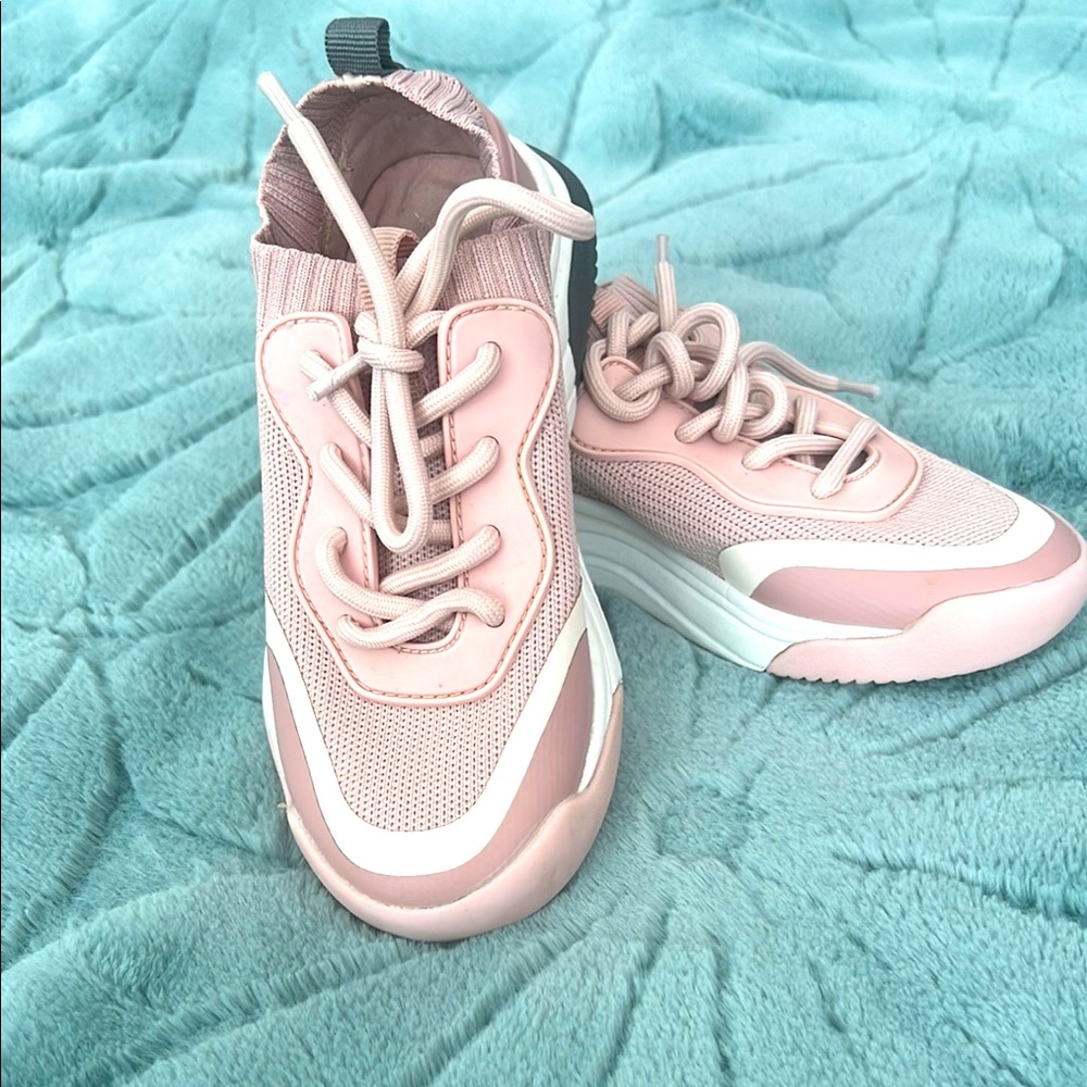Stylish Pink Girl’s Sneakers